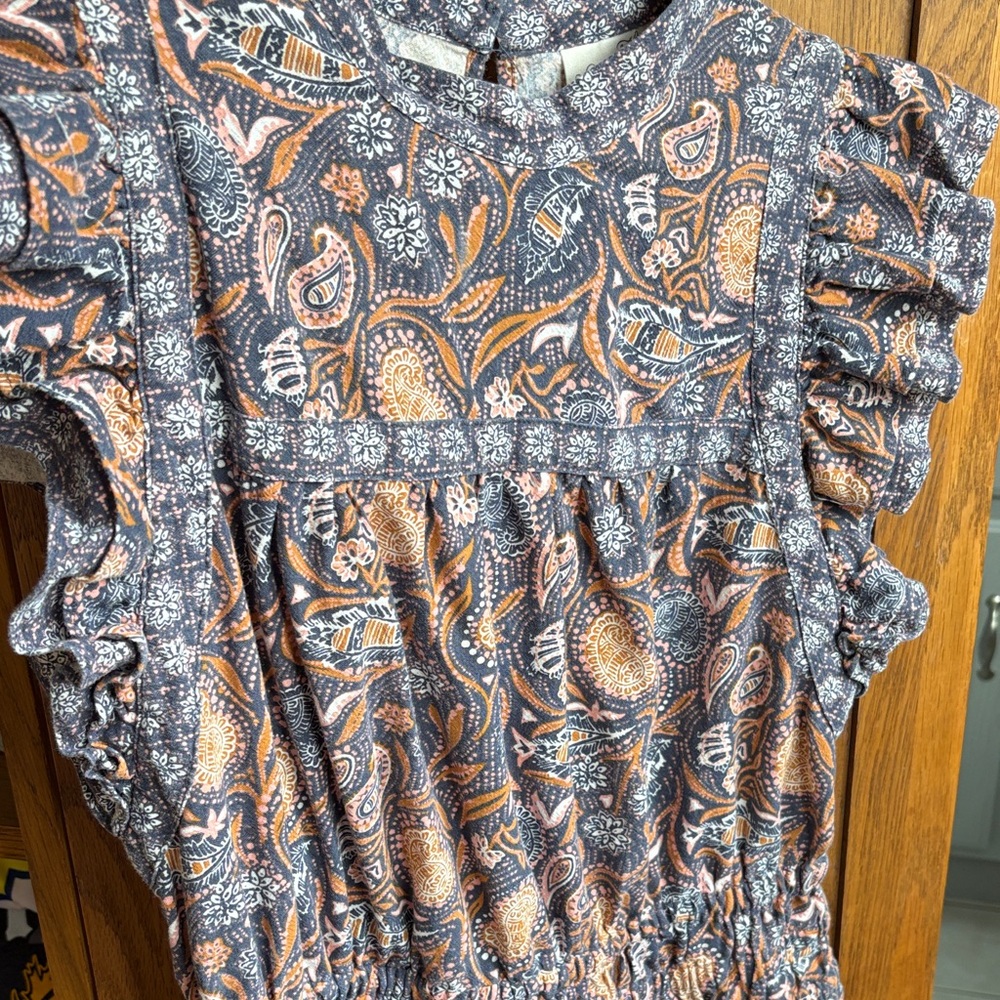Chic Paisley Ruffle Dress - Picture 3 of 7